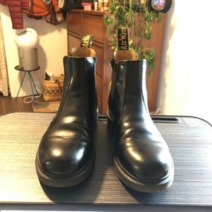 Dr. Martens Chelsea boot